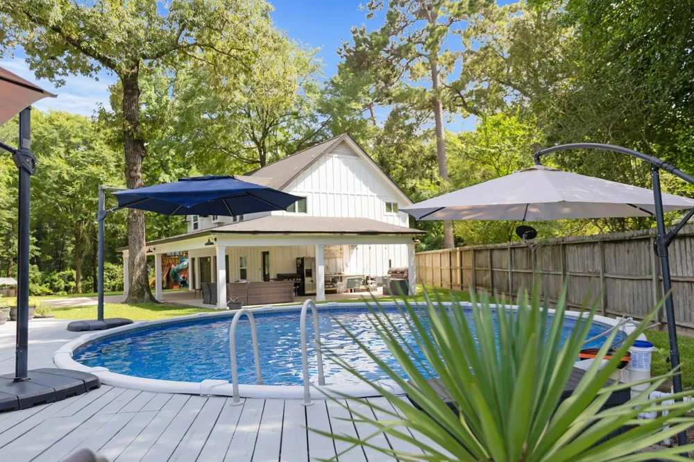 819 Sentinel Oaks Pinehurst, TX 77362