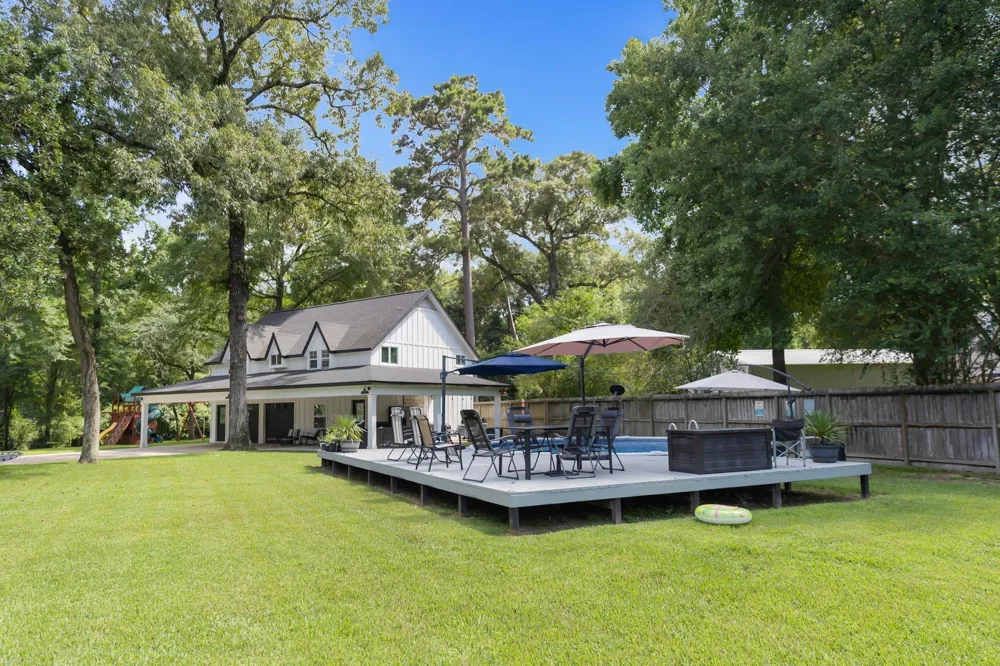 819 Sentinel Oaks Pinehurst, TX 77362