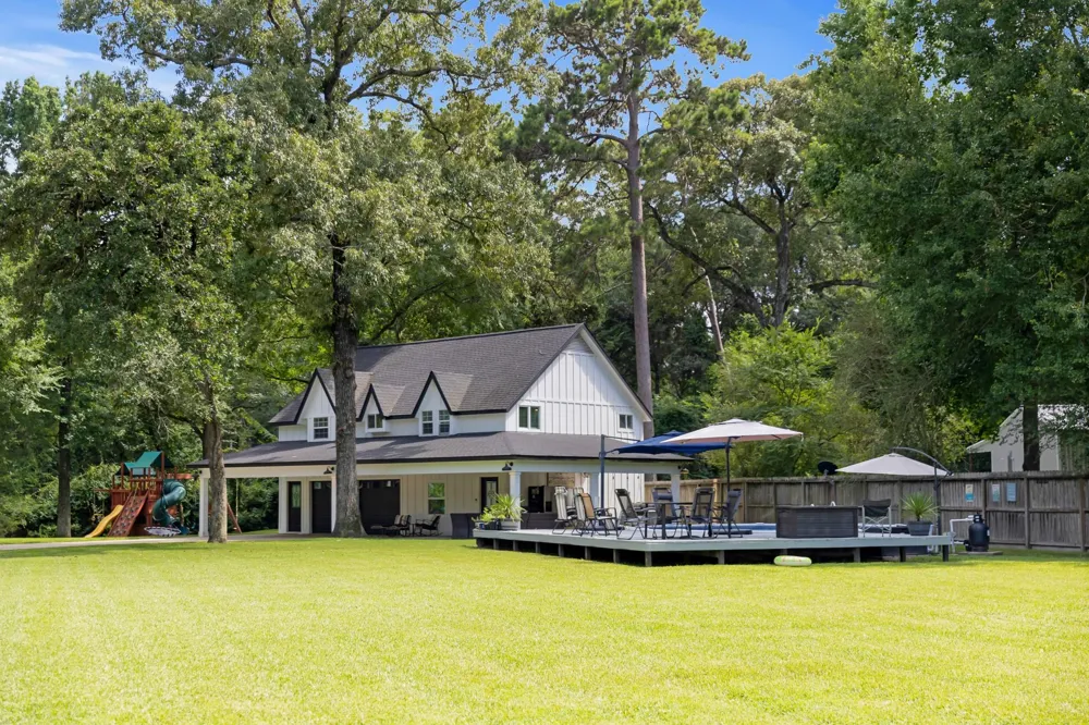 819 Sentinel Oaks Pinehurst, TX 77362