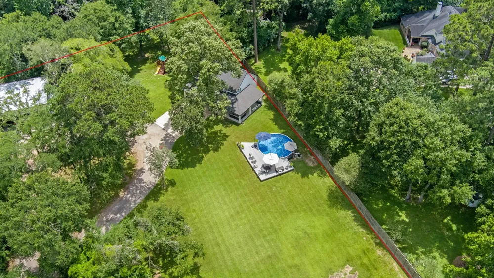 819 Sentinel Oaks Pinehurst, TX 77362