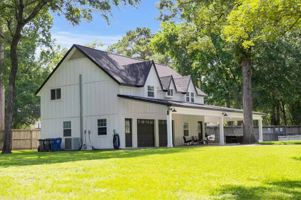 819 Sentinel Oaks Pinehurst, TX 77362