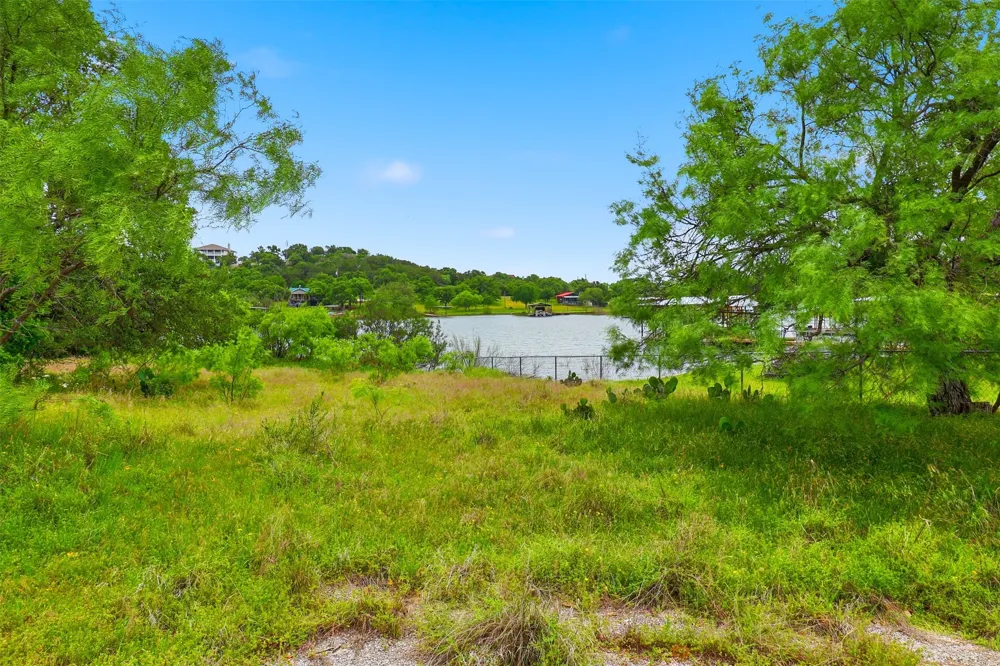 1412 Parkway Street Tow, TX 78672