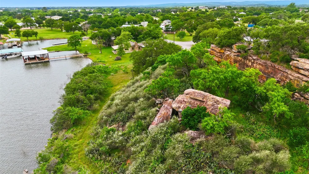 1412 Parkway Street Tow, TX 78672