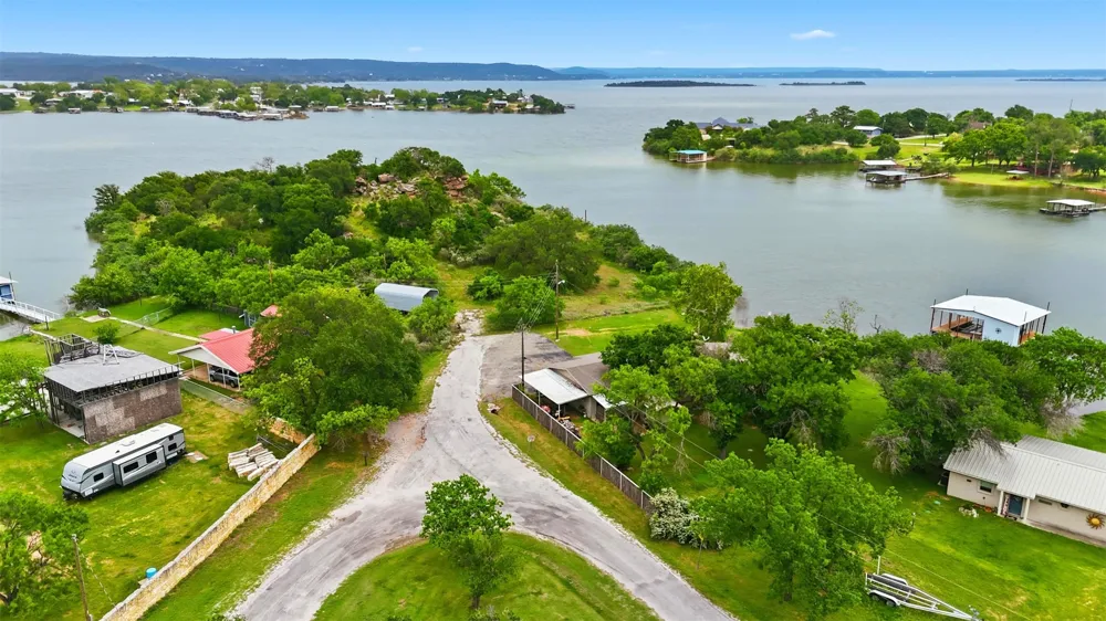 1412 Parkway Street Tow, TX 78672