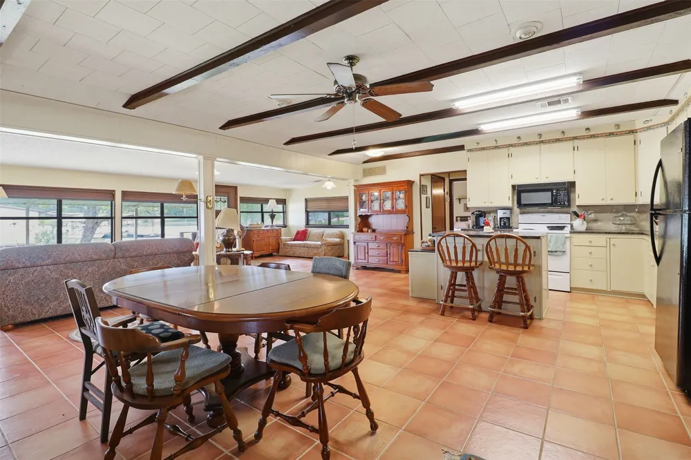 1412 Parkway Street Tow, TX 78672