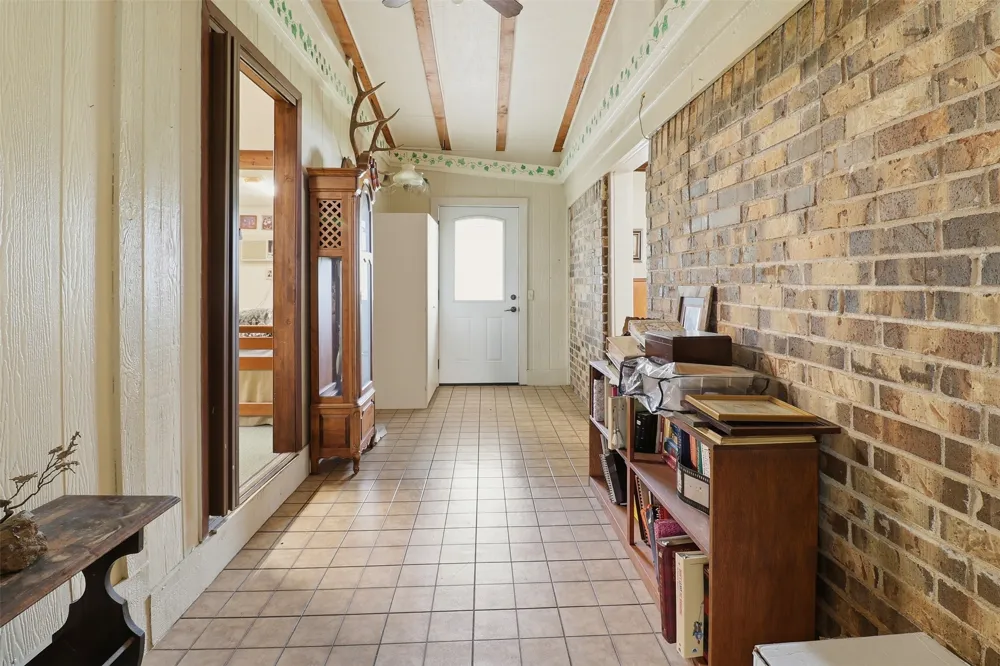 1412 Parkway Street Tow, TX 78672