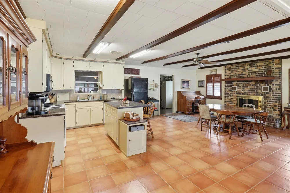 1412 Parkway Street Tow, TX 78672