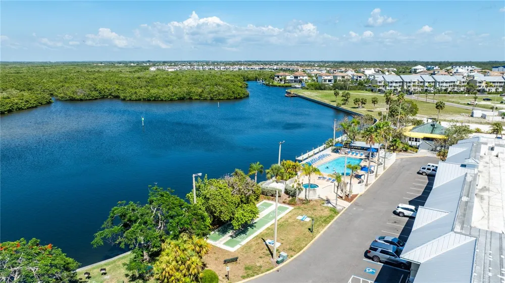 611 DESTINY DRIVE #204 Ruskin, FL 33570