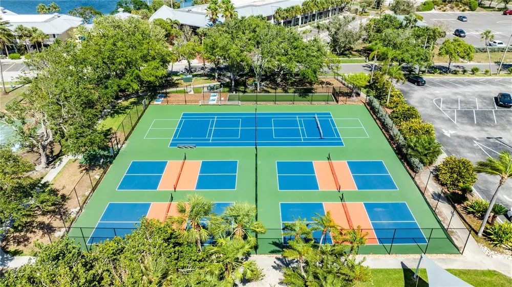 611 DESTINY DRIVE #204 Ruskin, FL 33570