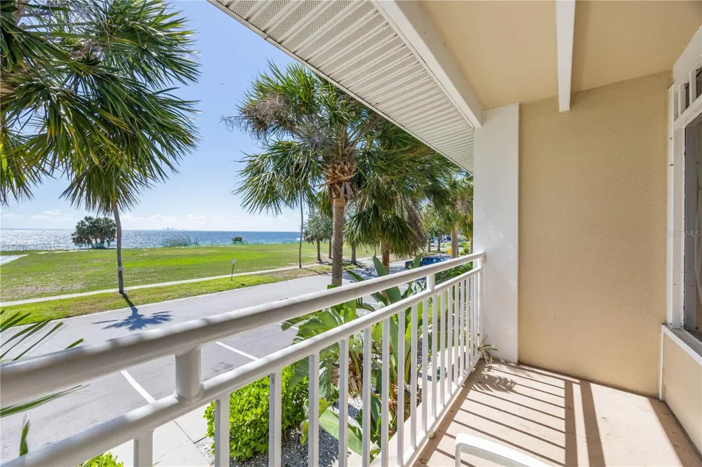 611 DESTINY DRIVE #204 Ruskin, FL 33570
