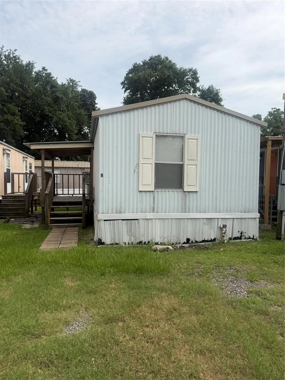 601 Clear Lake Road #B Highlands, TX 77562