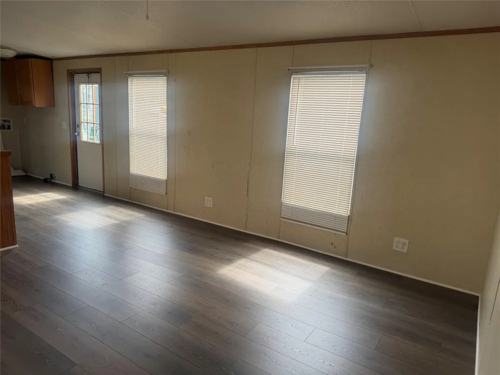 601 Clear Lake Road #B Highlands, TX 77562