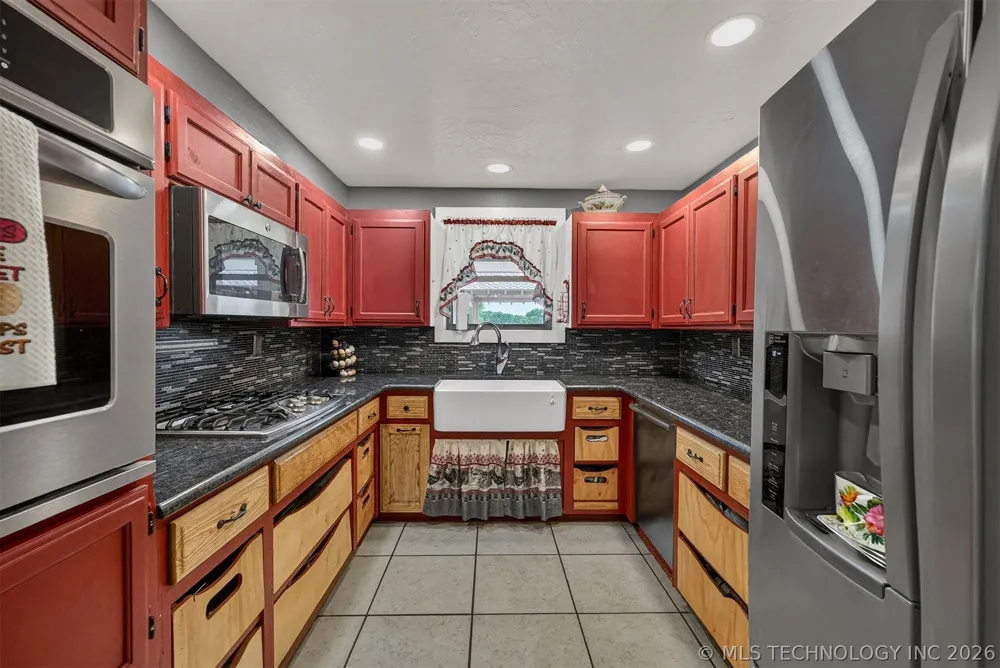 7383 S 447 ROAD Rose, OK 74364