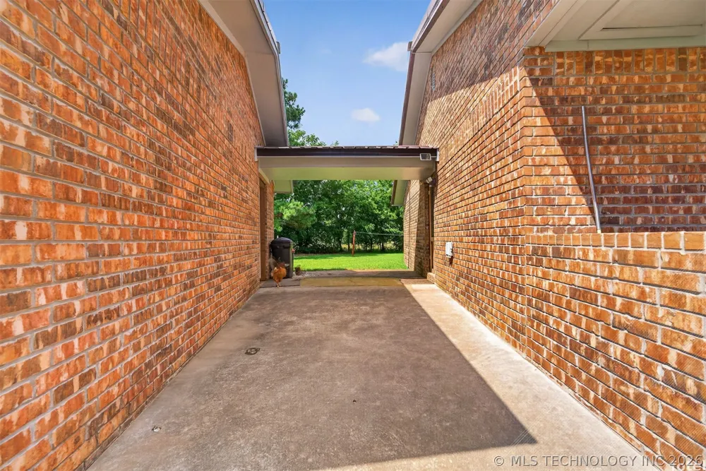 7383 S 447 ROAD Rose, OK 74364