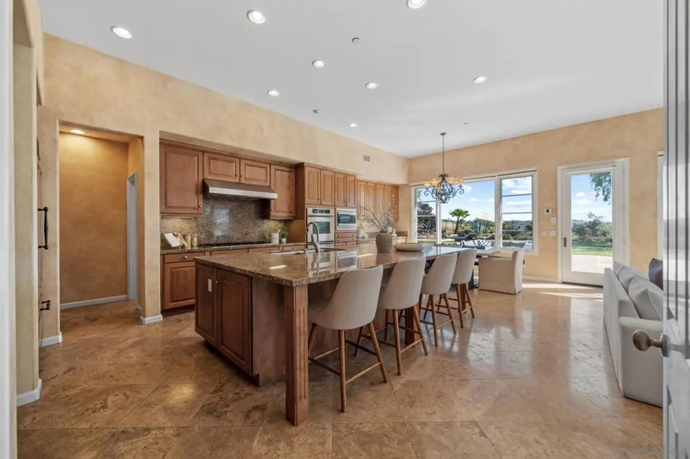 17813 La Amapola Rancho Santa Fe, CA 92067