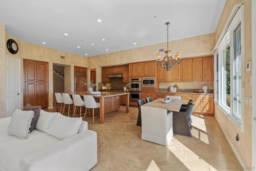 17813 La Amapola Rancho Santa Fe, CA 92067