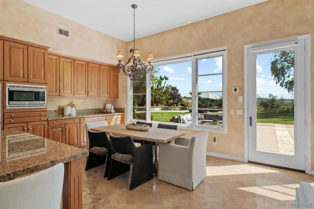 17813 La Amapola Rancho Santa Fe, CA 92067