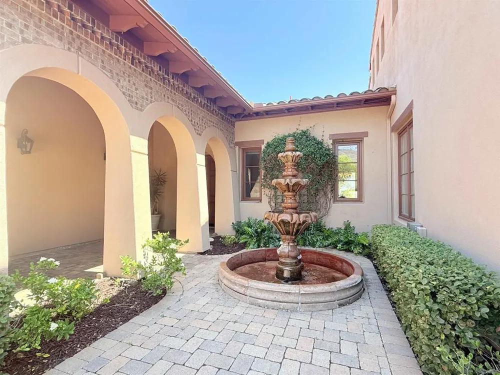 17813 La Amapola Rancho Santa Fe, CA 92067