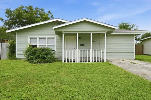 1221 Bernice Drive