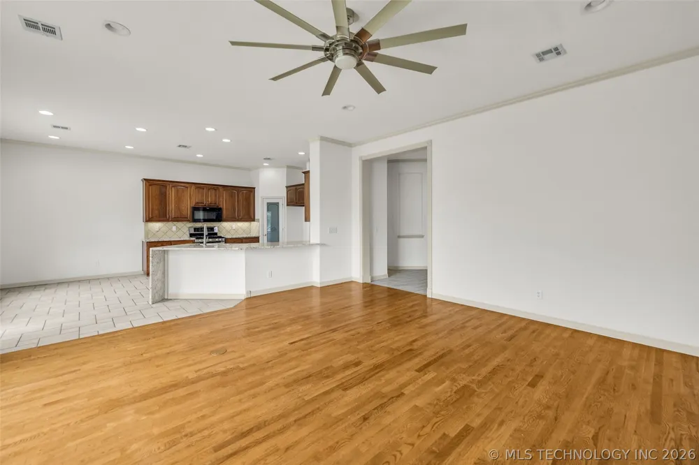 3701 Narcissus Avenue Broken Arrow, OK 74012