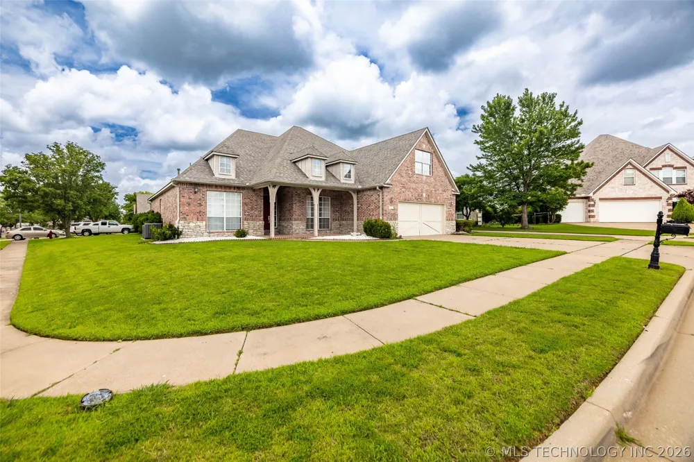 3701 Narcissus Avenue Broken Arrow, OK 74012