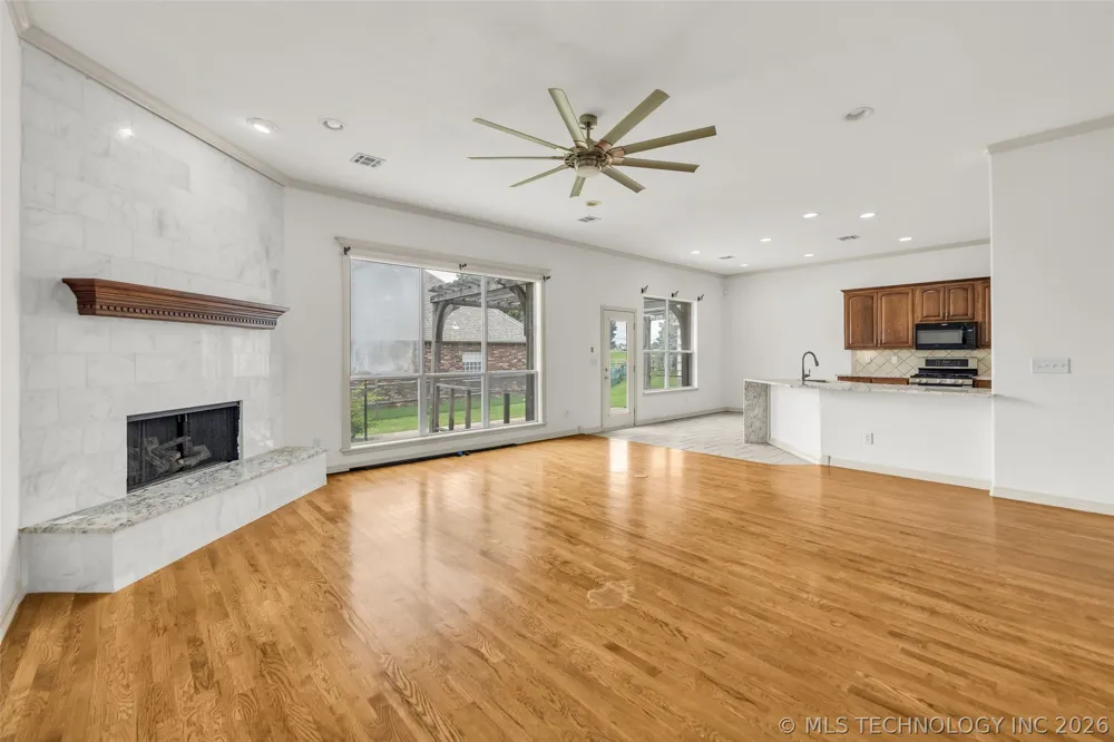 3701 Narcissus Avenue Broken Arrow, OK 74012
