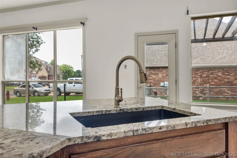 3701 Narcissus Avenue Broken Arrow, OK 74012