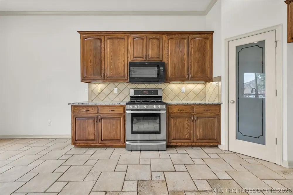 3701 Narcissus Avenue Broken Arrow, OK 74012