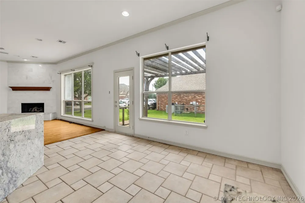 3701 Narcissus Avenue Broken Arrow, OK 74012
