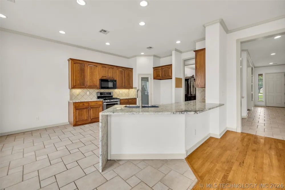 3701 Narcissus Avenue Broken Arrow, OK 74012