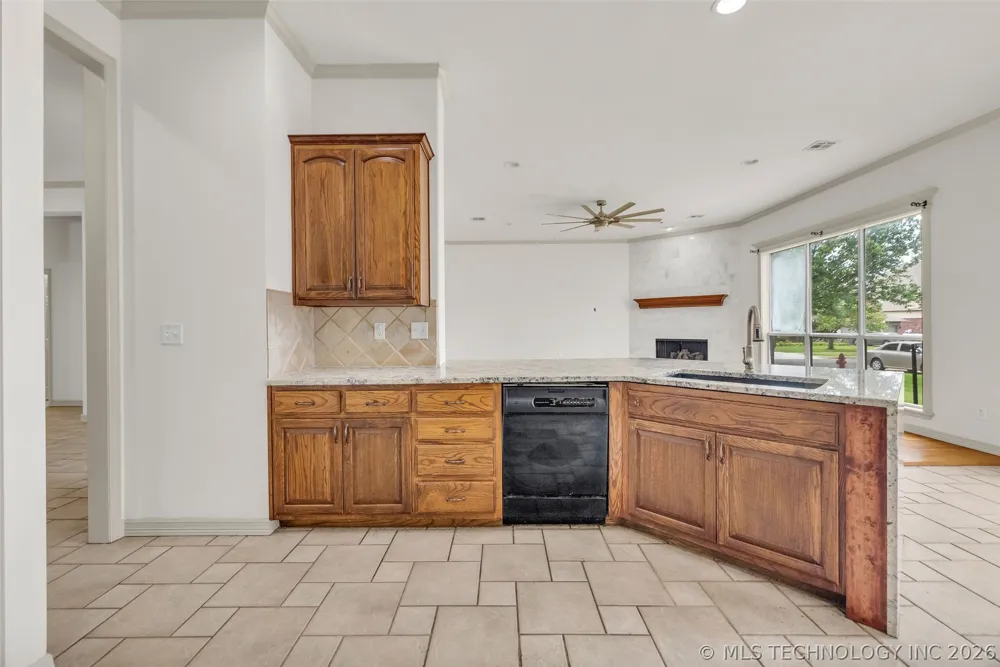 3701 Narcissus Avenue Broken Arrow, OK 74012