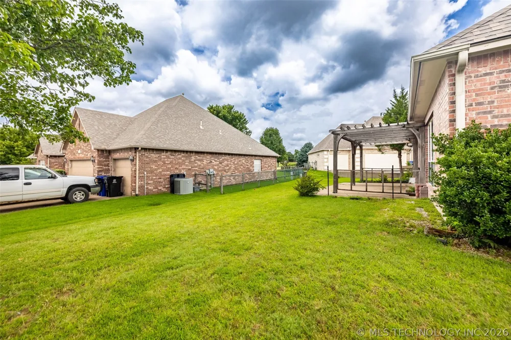 3701 Narcissus Avenue Broken Arrow, OK 74012