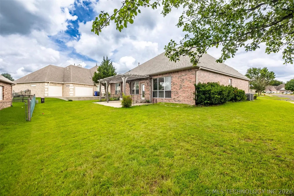 3701 Narcissus Avenue Broken Arrow, OK 74012