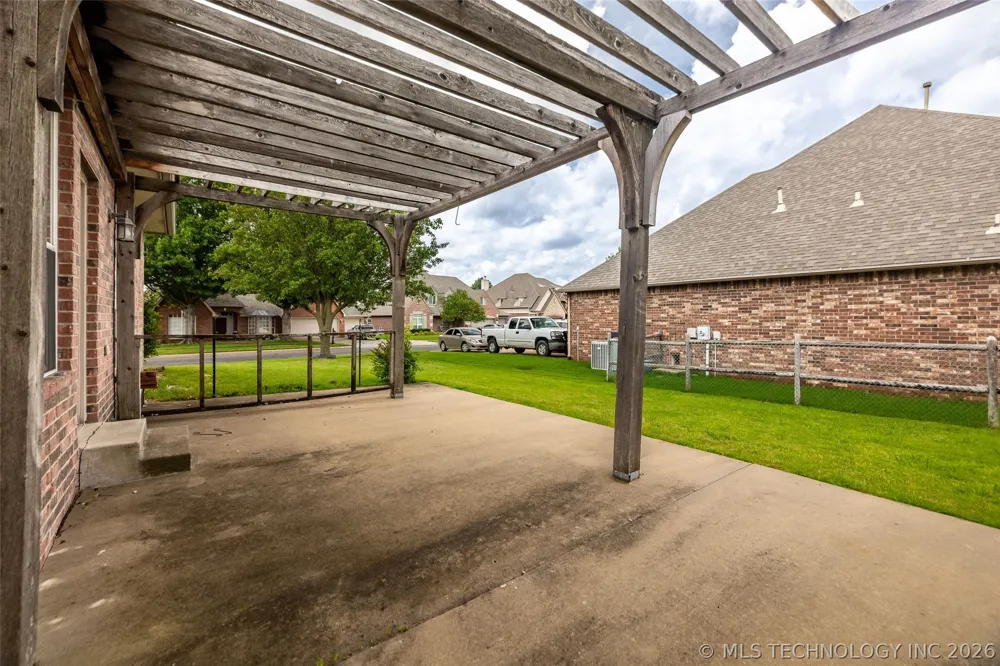 3701 Narcissus Avenue Broken Arrow, OK 74012