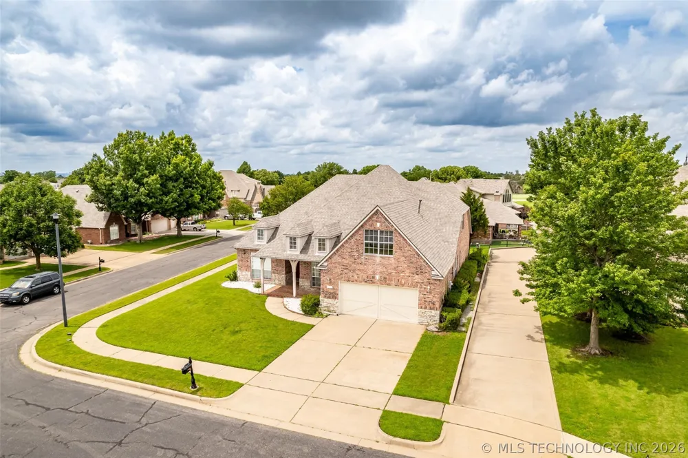 3701 Narcissus Avenue Broken Arrow, OK 74012