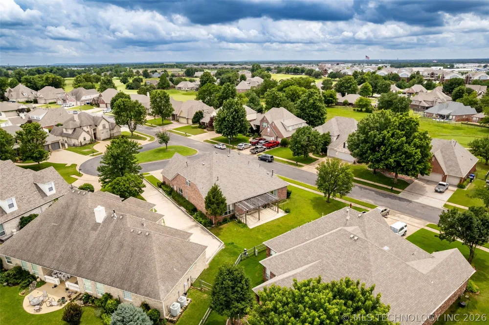 3701 Narcissus Avenue Broken Arrow, OK 74012