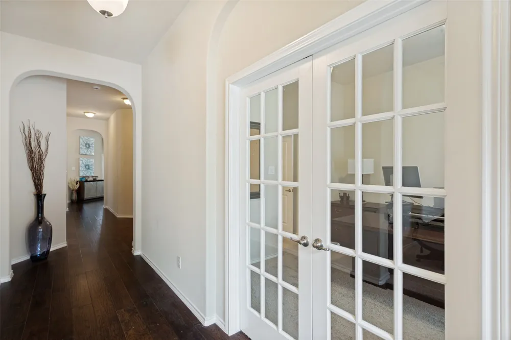 27 Oakridge Lane Edgecliff Village, TX 76134