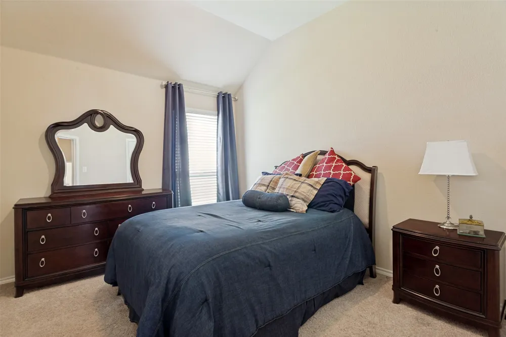 27 Oakridge Lane Edgecliff Village, TX 76134