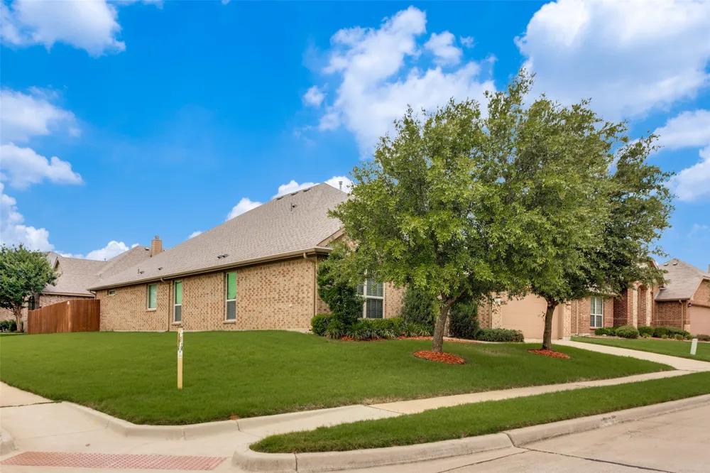 27 Oakridge Lane Edgecliff Village, TX 76134