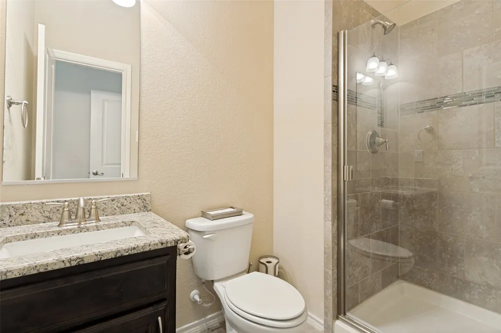 27 Oakridge Lane Edgecliff Village, TX 76134