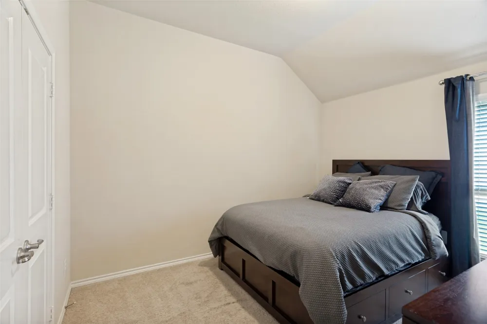 27 Oakridge Lane Edgecliff Village, TX 76134