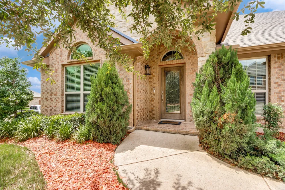 27 Oakridge Lane Edgecliff Village, TX 76134