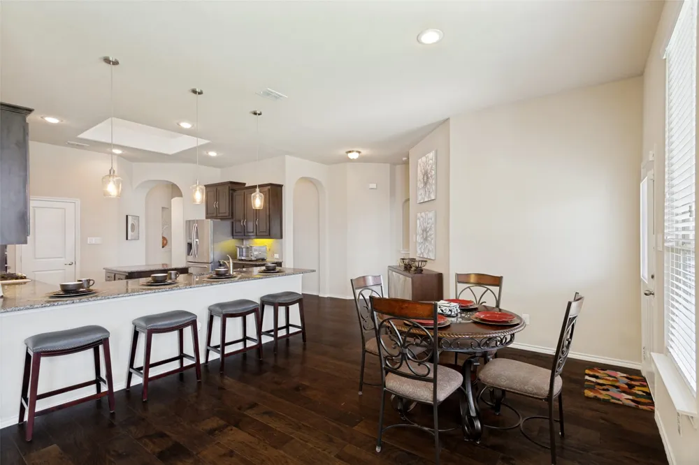 27 Oakridge Lane Edgecliff Village, TX 76134