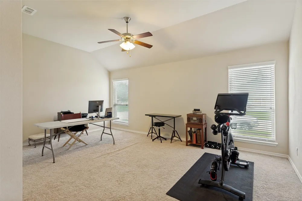27 Oakridge Lane Edgecliff Village, TX 76134