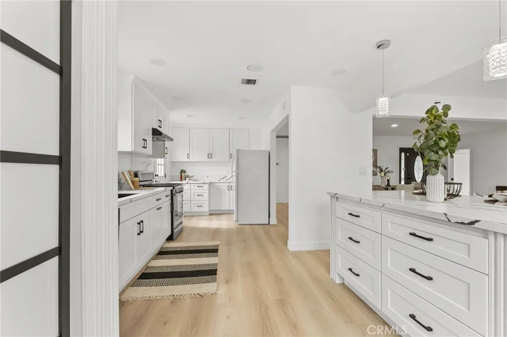 9246 Manzanar Downey, CA 90240