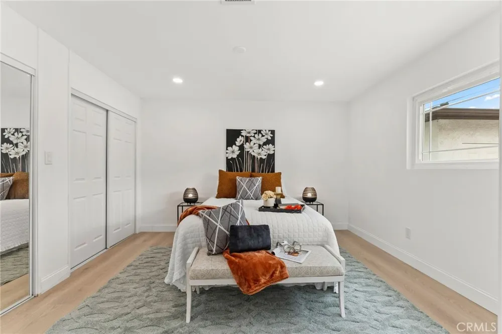 9246 Manzanar Downey, CA 90240