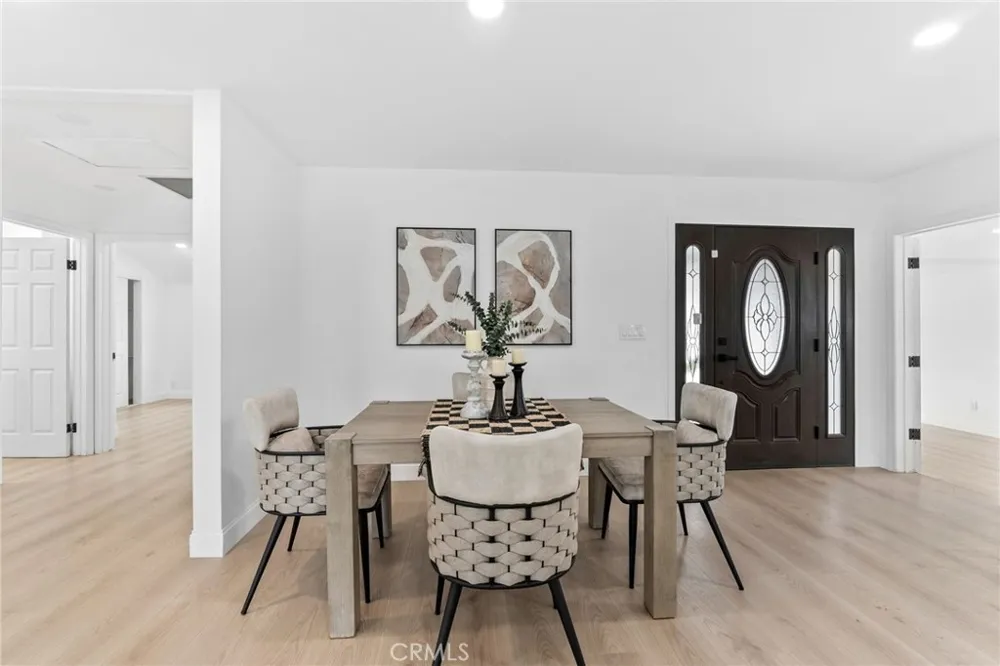 9246 Manzanar Downey, CA 90240