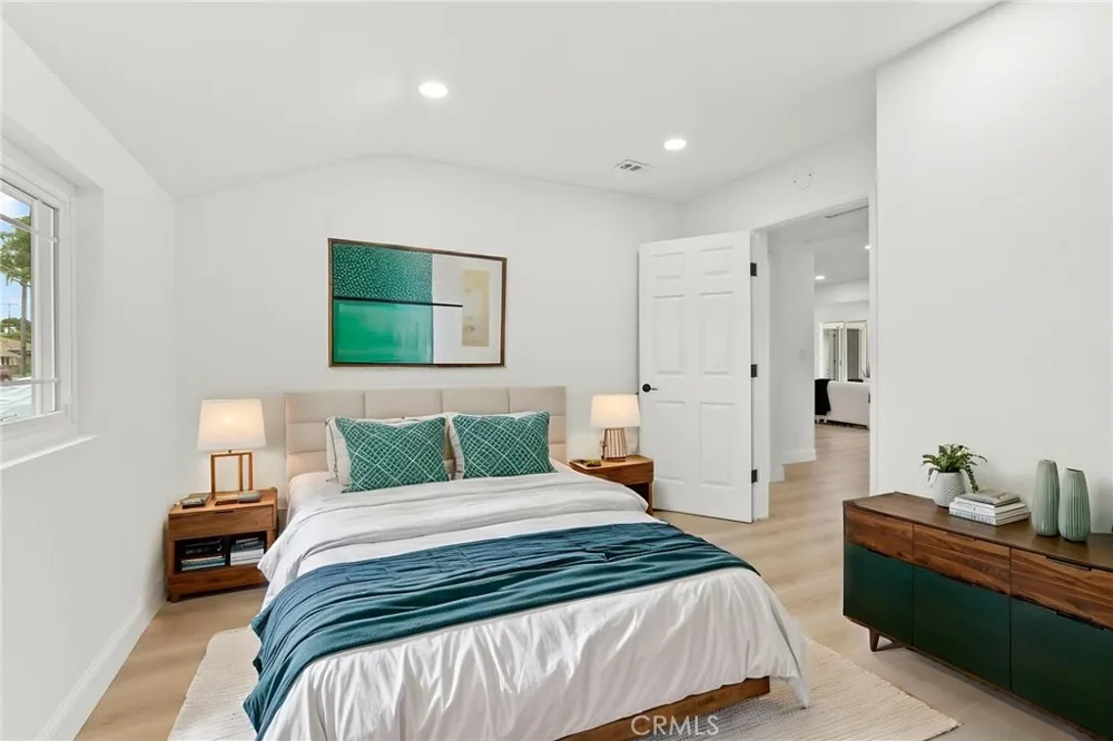 9246 Manzanar Downey, CA 90240