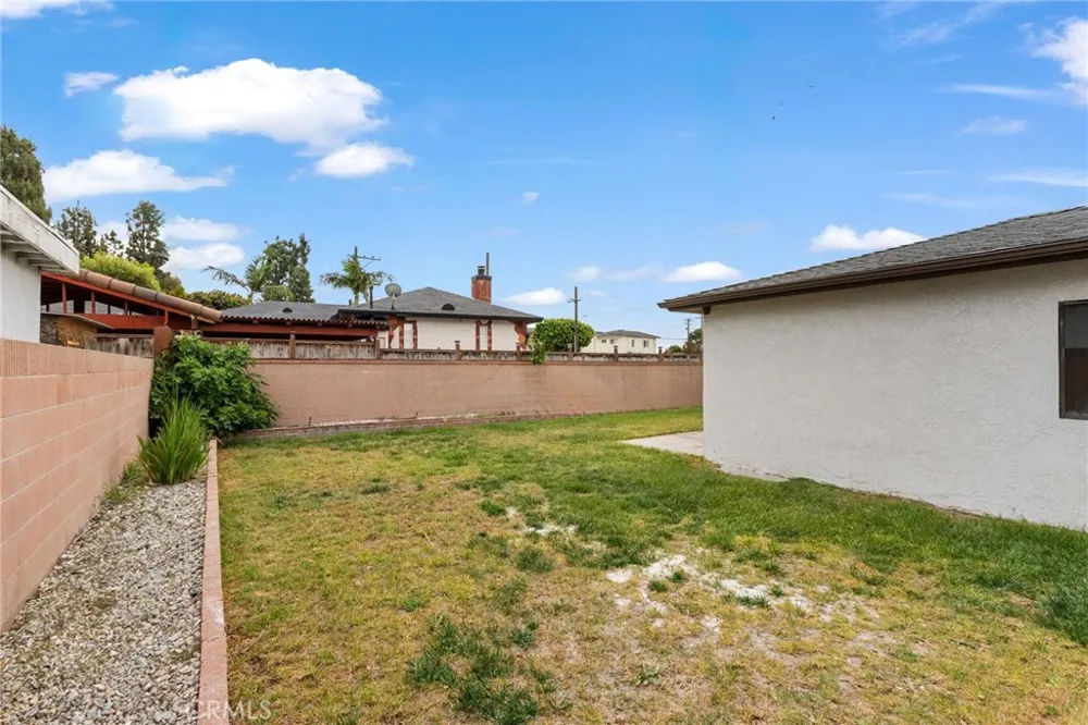 9246 Manzanar Downey, CA 90240