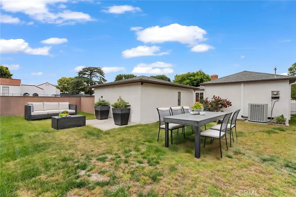 9246 Manzanar Downey, CA 90240